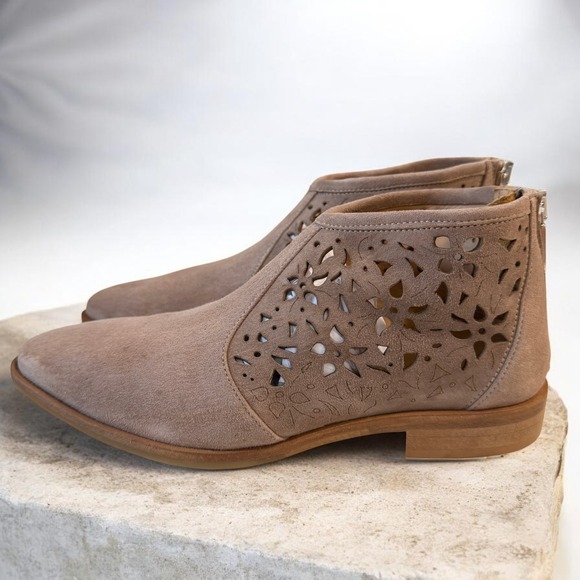 Italeau Shoes - Italeau Taupe Suede Laser Cut‎ Ankle Boots Womens 36 Boho Italian Leather Zip